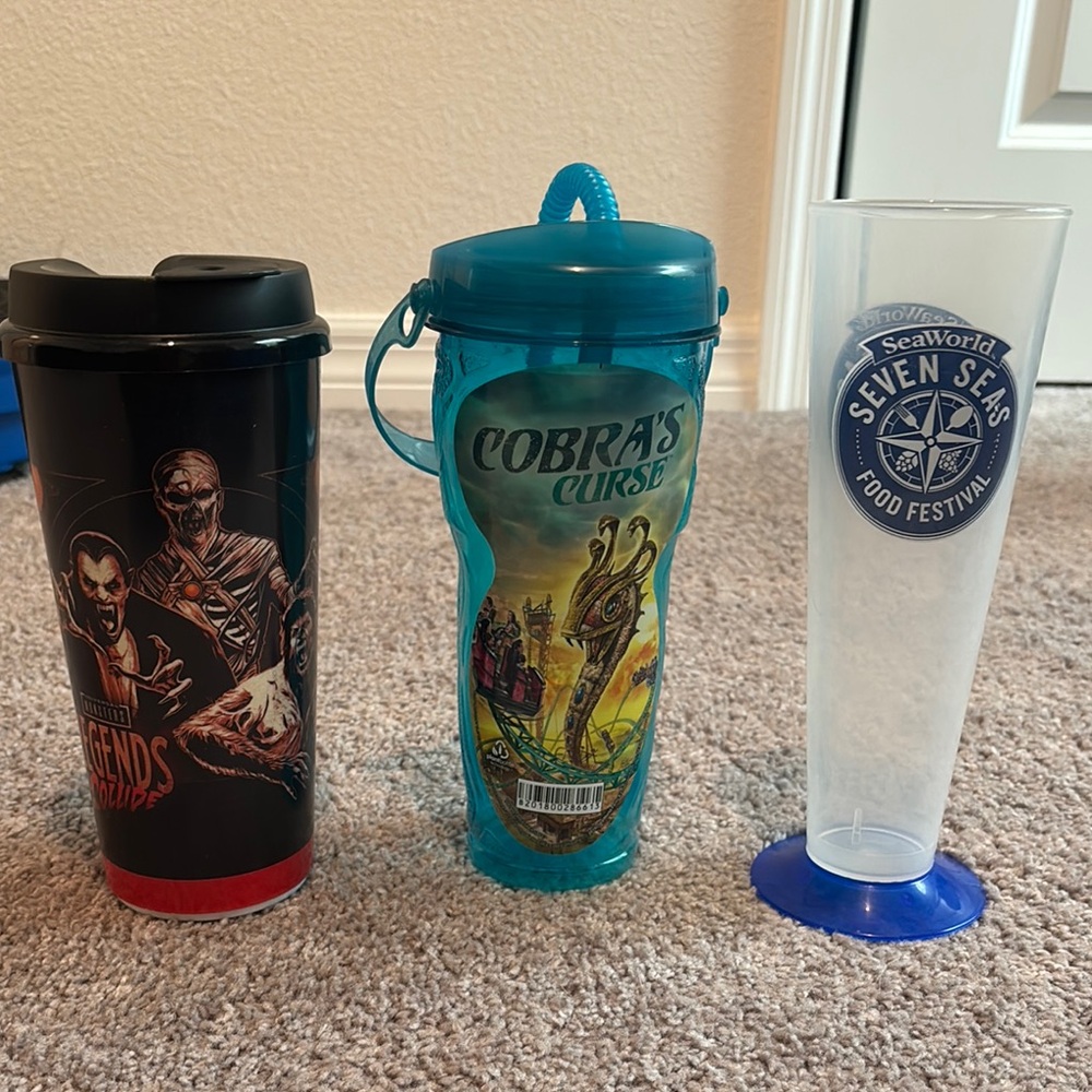 Universal, SeaWorld and Bush Gardens Souvenir Cups - set of 3